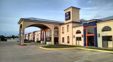 Executive Inn & Suites Wichita Falls - Hotel Exterior and Canopy