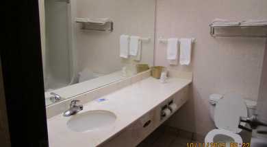 Executive Inn & Suites Wichita Falls - Guest Room Bathroom